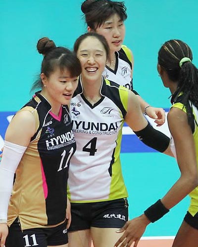 [여자배구] 현대건설 '3수' 끝에 첫 우승