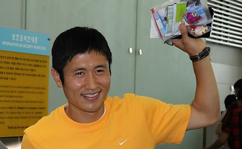 이영표, MLS 밴쿠버 공식 입단 '등번호 12번'