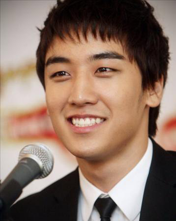 빅뱅 승리, 고향 광주에 쌀 100포대 기부