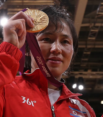 [올림픽] 北 '첫 금메달' 안금애 띄우기