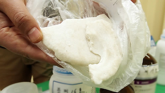 '물 뽕' 마약 만들어 판 40대 남성 구속