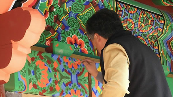 홍창원 단청장 숭례문에 화학 안료 사용