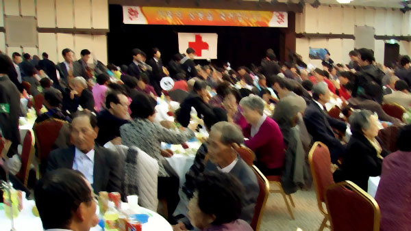 대원제약 이산가족 상봉 어르신에 보청기 지원