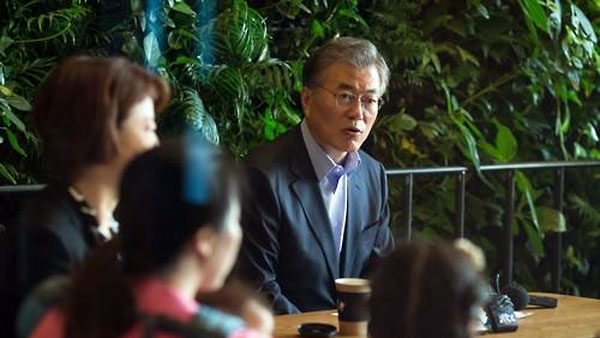 문재인 "친일독재 후예"  "허위 선동 사과해야"