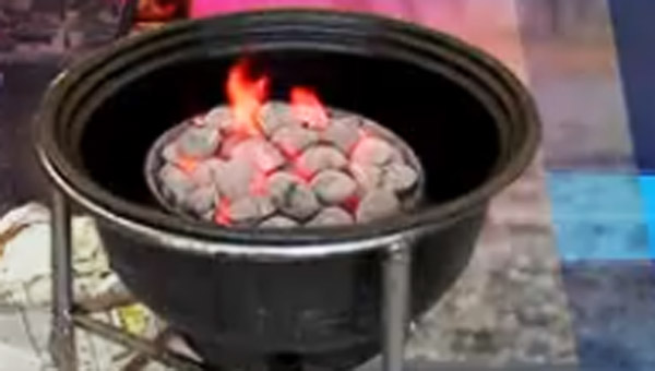 난방비 아끼려고 화롯불 피운 노부부 숨져