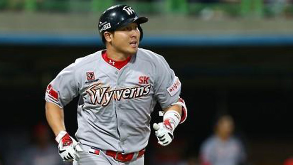 프로야구 SK 최정 부상 후 첫 3루수 선발 출장