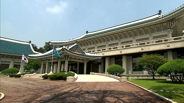 청와대 "야당 총리 후보 조속히 추천 바라"