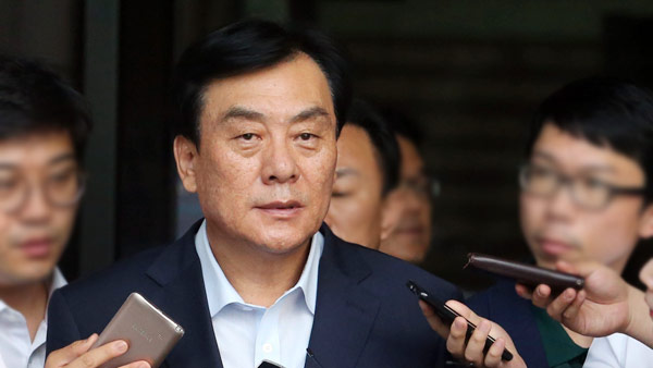 박기춘 전 의원 안마의자 숨긴 혐의 대법원서 판단