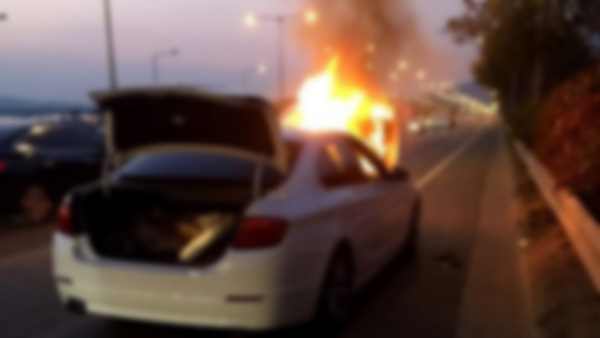 강변북로서 차량 화재 출근길 정체 극심