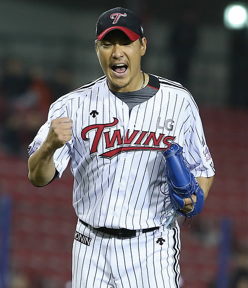 야구 LG 이동현 통산 100홀드 역대 8번째