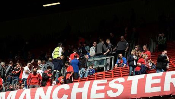맨체스터 시장 "경기장 폭발물 소동 발생경위 조사해야"