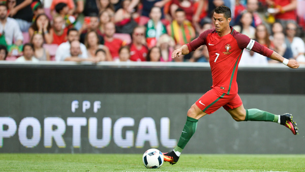 호날두 루이스 피구의 A매치 기록 경신 눈앞