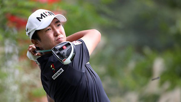 최경주골프 변진재 선두 최경주김시우 3타차 추격