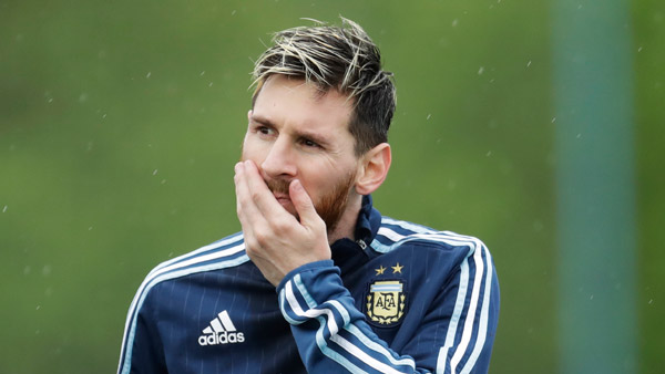 메시 바르셀로나와 재계약 거부했다는 보도에 무응답