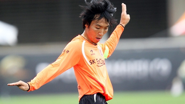 프로축구 수비수 조용형 7시즌 만에 제주 복귀