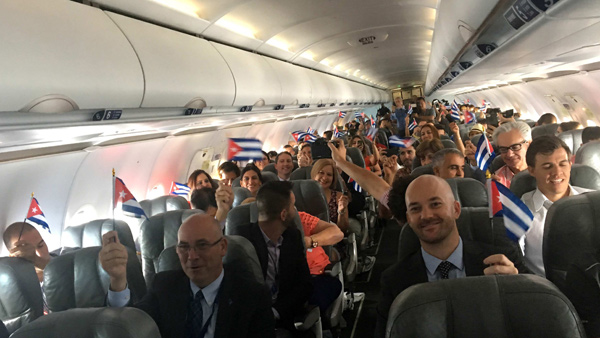 반세기만에 열린 미쿠바 하늘길 72분의 역사적 비행