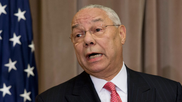 콜린 파월 "트럼프는 국가적 수치 힐러리 걷기도 힘들어해"