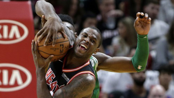 NBA 보스턴 16연승 마감마이애미에 덜미