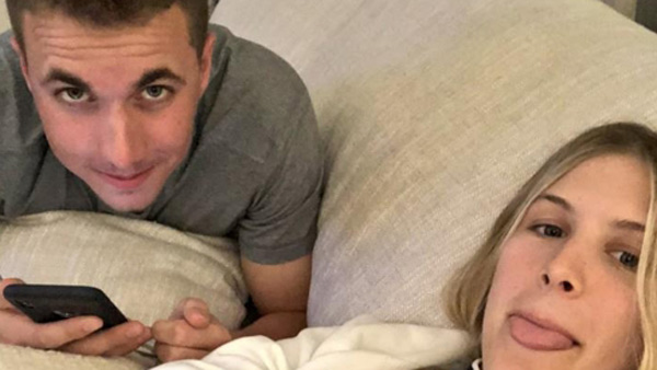 미녀 테니스 스타 부샤드 트위터서 만난 팬과 두 번째 데이트