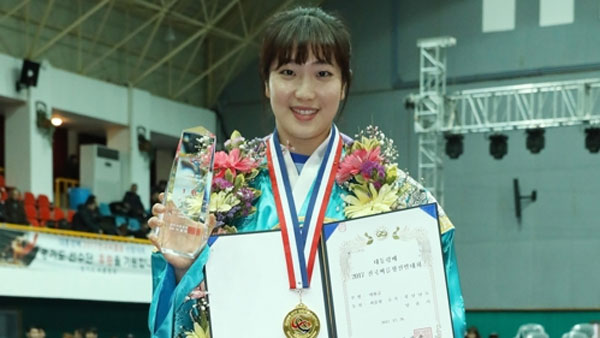양윤서 대통령배 씨름 매화급 우승시즌 5관왕 달성