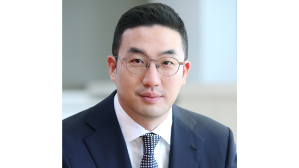 구광모 LG그룹 4세대 총수 올라