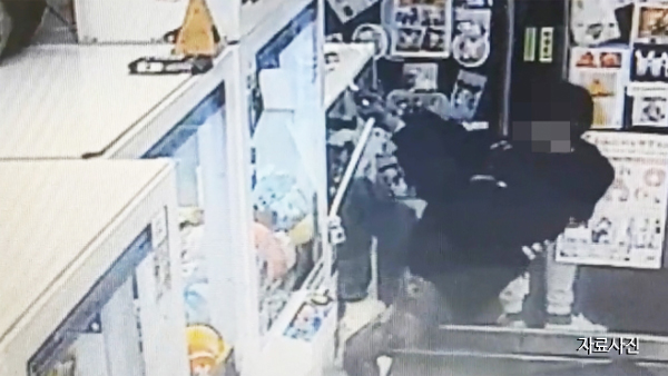 경찰 인형 뽑기 방 돌며 돈 훔친 10대들 불구속 입건