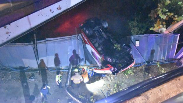 구로구 개봉동 고가다리에서 차량 추락3명 부상 