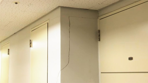 가톨릭대 기숙사 건물 균열…"불안해 이사" vs "안전 문제 없어"