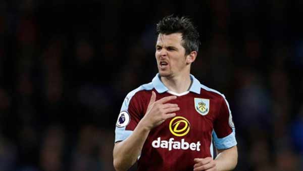 전 잉글랜드 축구대표 바튼 "프로선수 절반이 경기 도박"