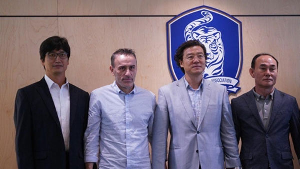 벤투 감독 김학범 등 연령별 감독들과 회동"서로 협력하겠다"