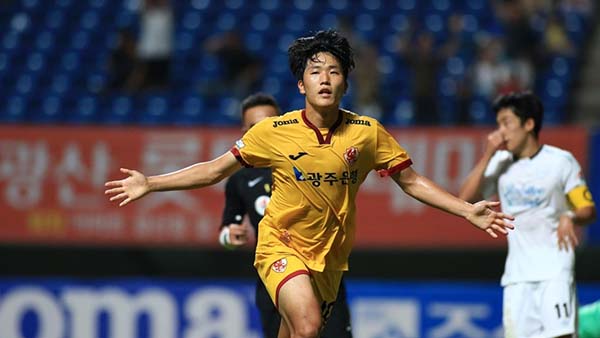 나상호 K리그2 가장 빛난 별MVP득점왕베스트11 3관왕