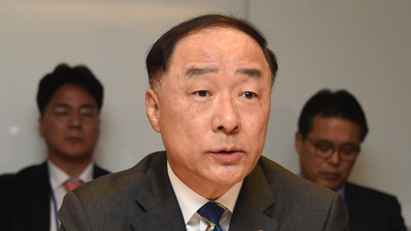 홍남기 "올해 성장률 OECDIMF 전망 수준"2021 시사