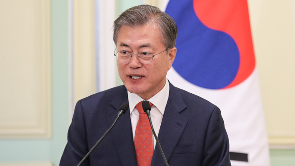 리얼미터문 대통령 국정지지도 45취임 이래 최저