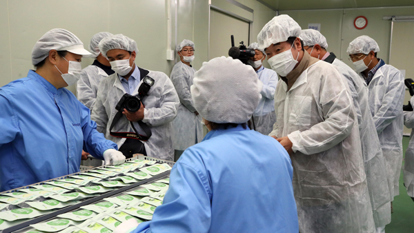 이 총리 "개방화시대 농업에도 기회 있어수출로 시야 넓히자"