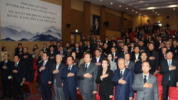 홍성걸 교수 "한국당 신뢰 완전 상실국민에게 감동 준 적 있나"