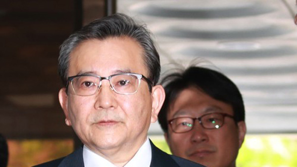 김학의 구속 후 첫 검찰 출석사실상 조사 거부