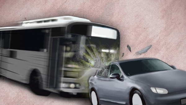 전남 장흥 교차로에서 버스승용차 충돌 5명 사상