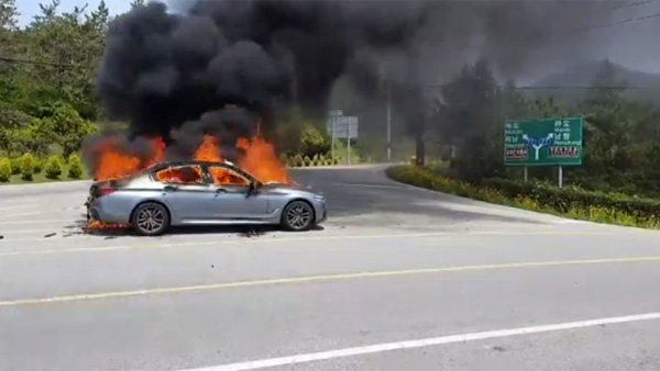 해남서 주행 중이던 BMW 차량서 화재