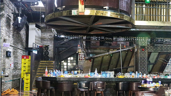 클럽 무대 붕괴사고 사망자 2명으로 늘어