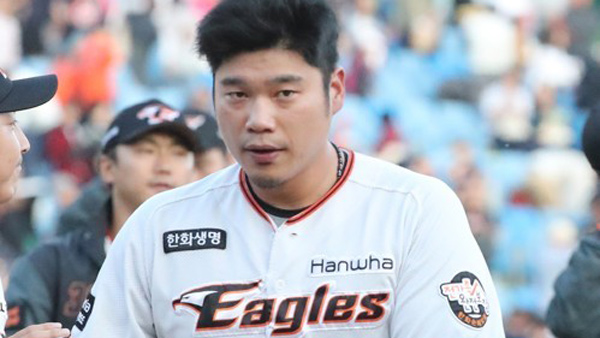 한화 재활중이던 최진행 콜업"올릴 사람이 없어"