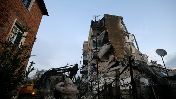 알바니아에 64강진최소 4명 사망150명 부상
