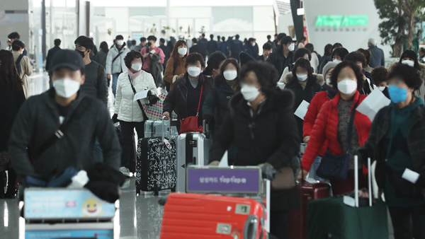 신종 코로나 확산에 중국행 노선 55% 운항 중단
