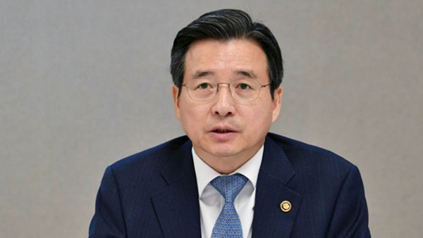 기재차관 "수출 급감에 기업 부담 확대 우려…밀착 모니터링"