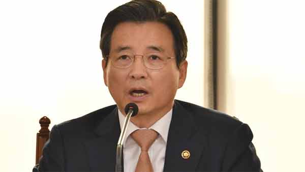 기재차관 "경제 즉각 반등 쉽지 않아…경제 방역 필요"