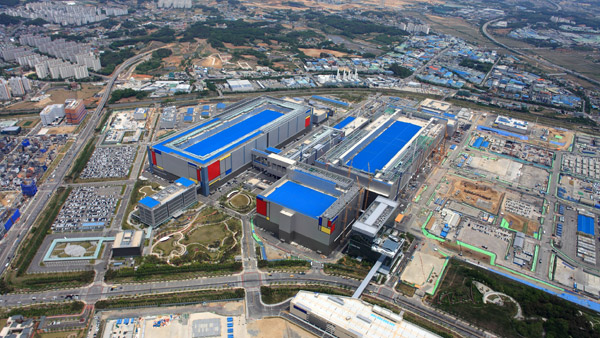삼성, 평택에 첫 파운드리 생산라인 구축…비전 2030 박차