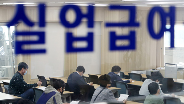 지난달 취업자 39.2만명 감소…5월 실업률 최고치