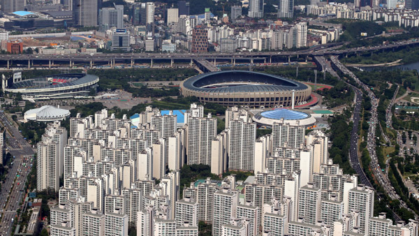 서울 아파트값 3개월 만에 상승…전세값 상승폭 커져