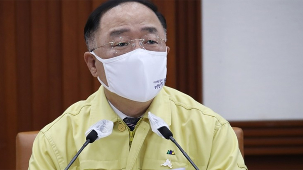 홍남기 "육아휴직 분할 사용횟수, 현행 1회보다 바카라사이트 통장 추진"