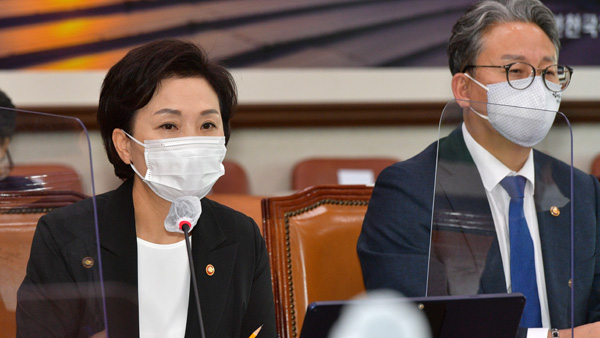 김현미 "전셋값 불안 불가피…몇개월 있으면 안정 찾을 것"