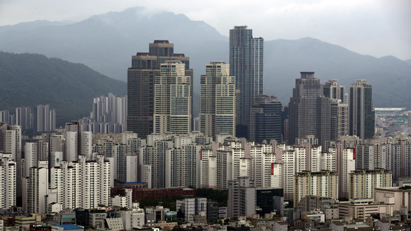서울 아파트값 평균 10억원…2년 만에 약 2억2천 만원 증가